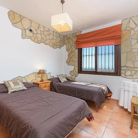 וילה Lina - With Private Pool In