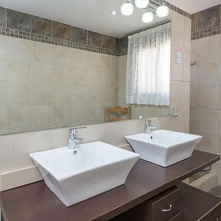 וילה Lina - With Private Pool In אסטפונה