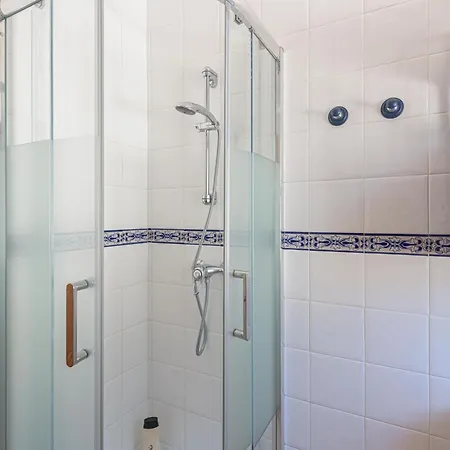 Lina - With Private Pool In וילה *