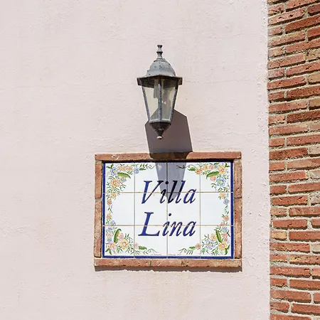 Lina - With Private Pool In *