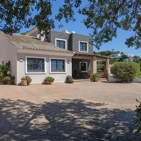 Lina - With Private Pool In
