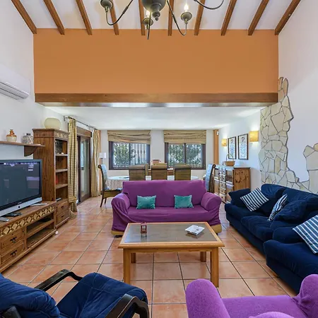 Lina - With Private Pool In