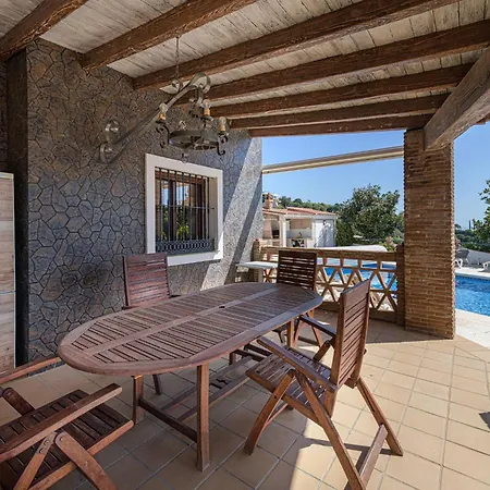 וילה Lina - With Private Pool In *